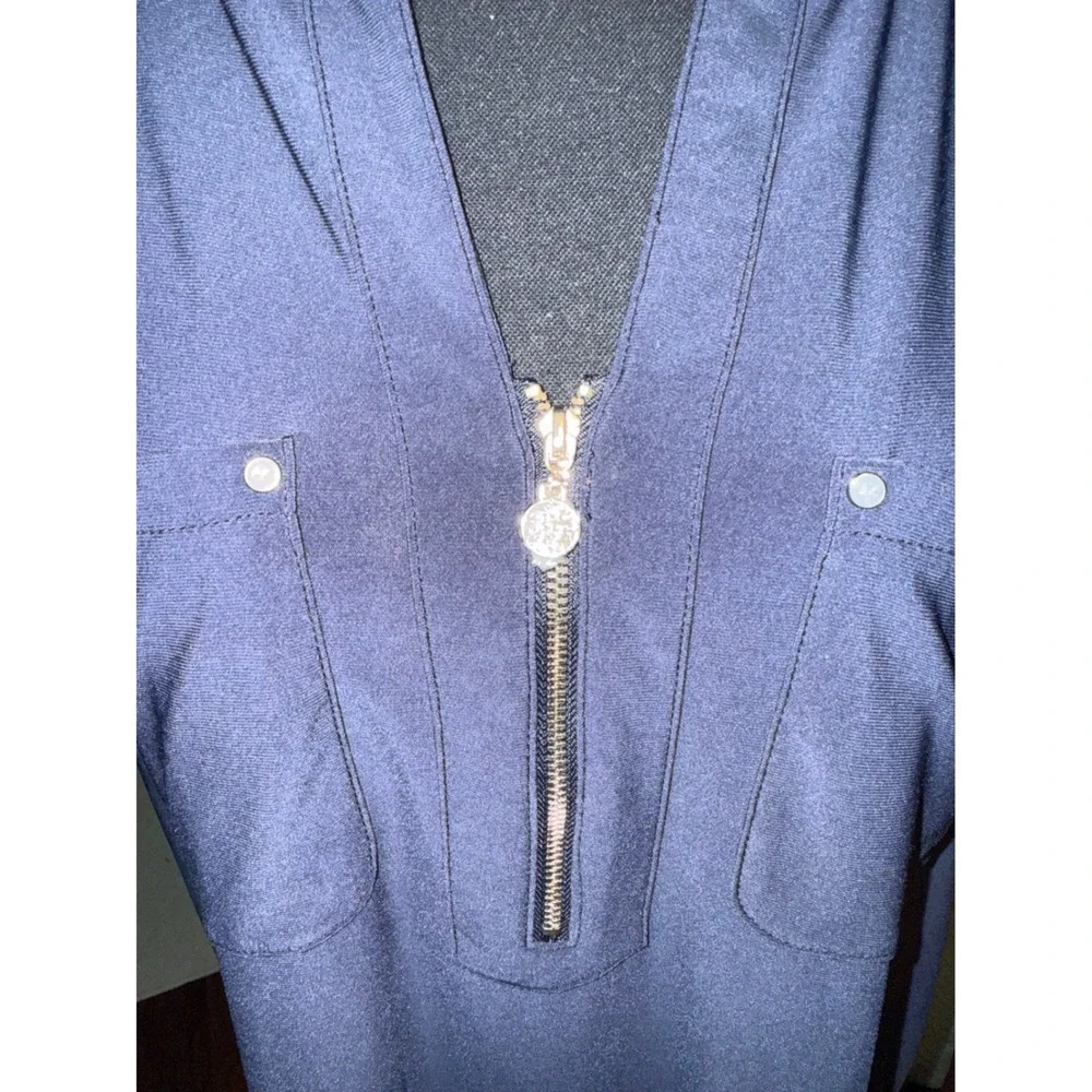 Anne Klein Womens 1X Navy Blue V Neck Zipper Pocket Short Sleeve Top Shirt - Picture 2 of 6